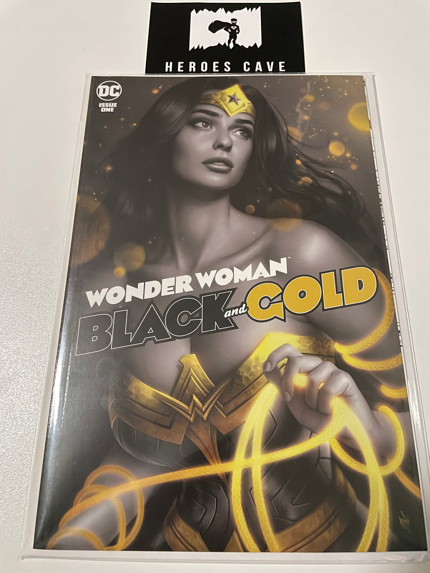 Wonder Woman Black & Gold 1 - Heroes Cave