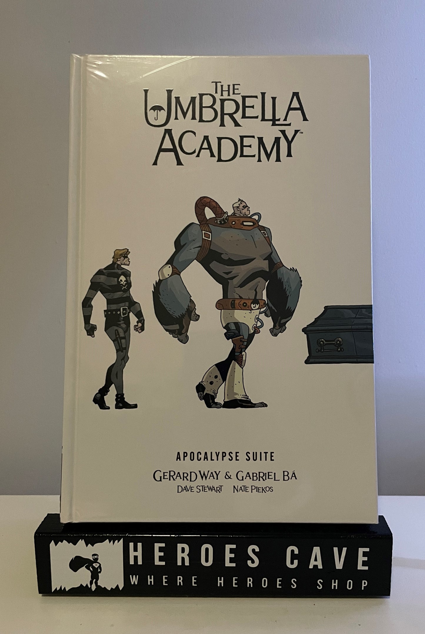 The Umbrella Academy: Apocalypse Suite HC - Retailer Thank You Variant - Heroes Cave