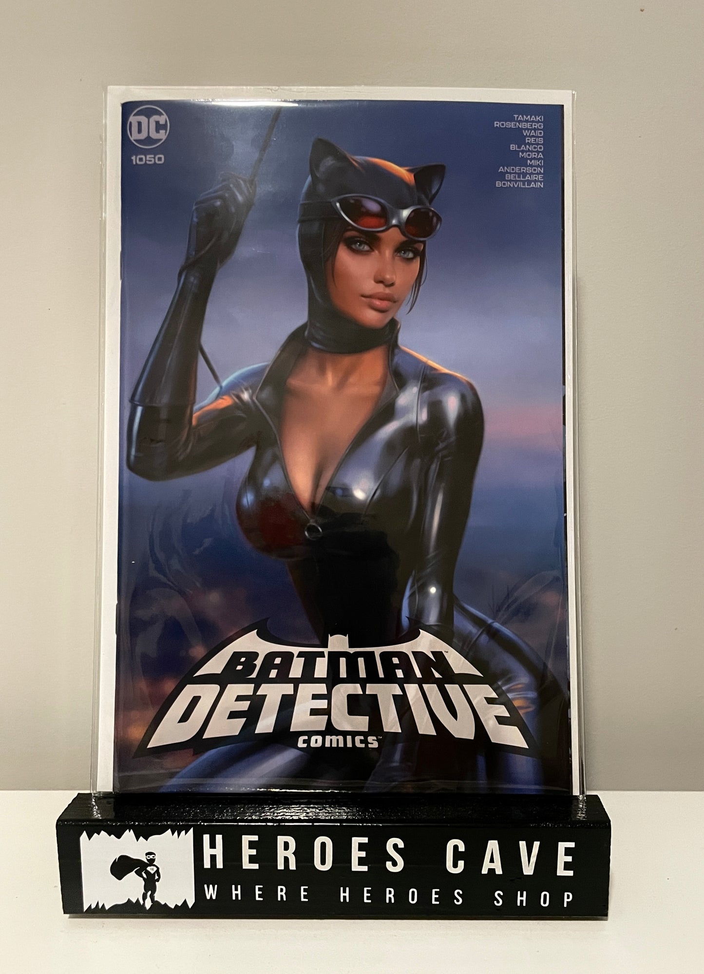 Detective Comics 1050 - Heroes Cave