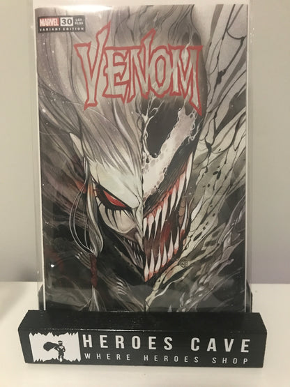 Venom 30 - Heroes Cave