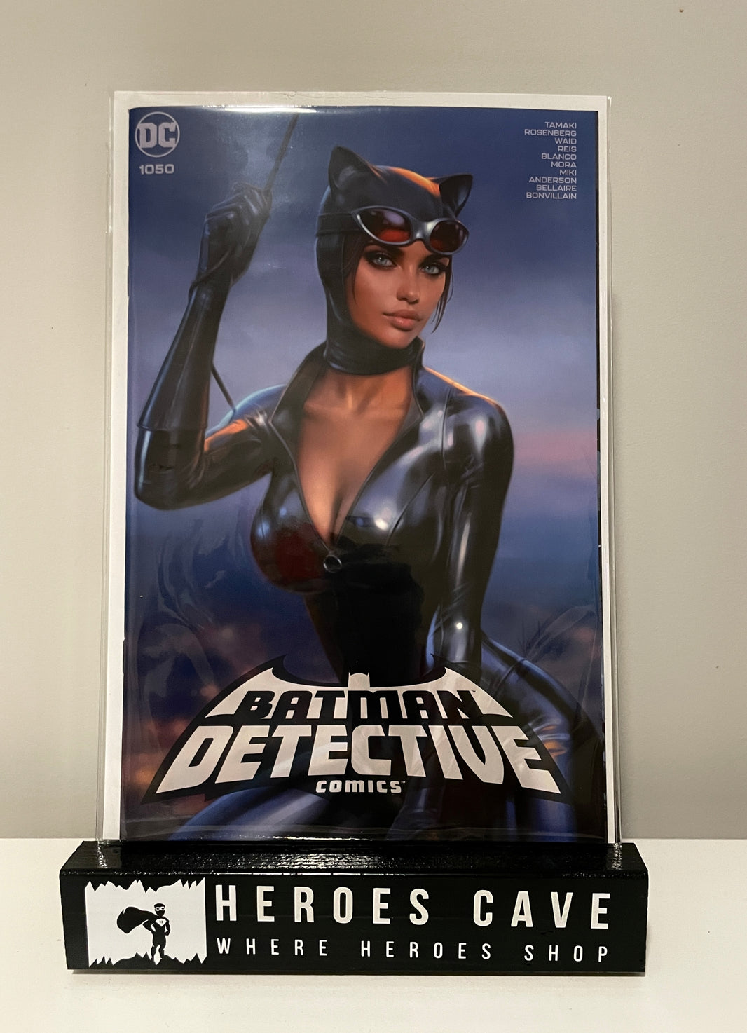 Detective Comics 1050 - Heroes Cave